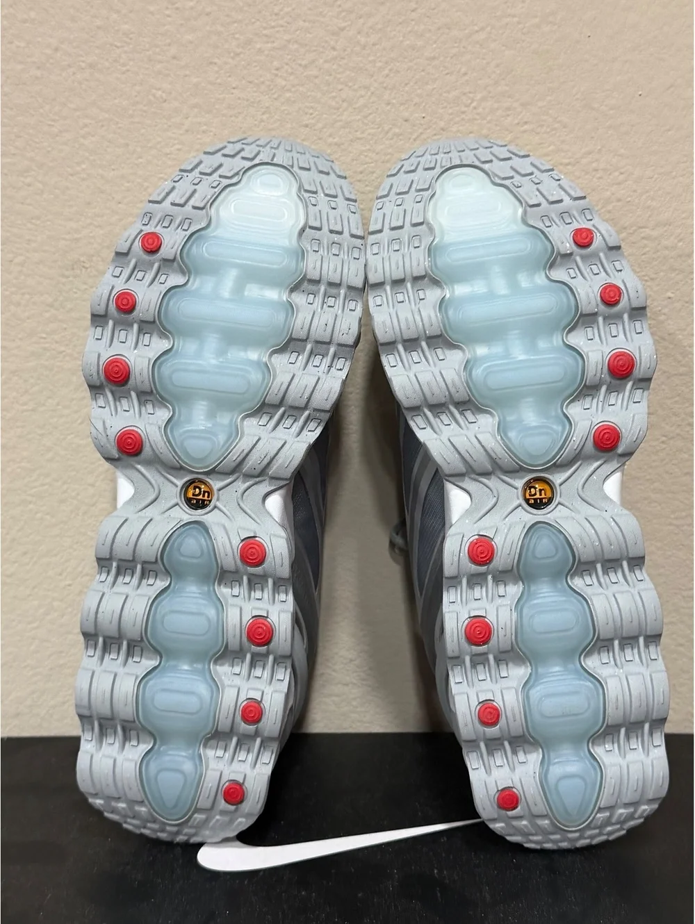 Size 8.5 - Nike Women’s Air Max DN8 “Wolf Grey Metallic Silver”